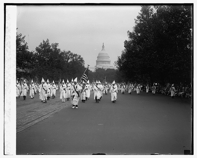 Bambini linciati e impiccati e i 15 peggiori crimini del Ku Klux Klan