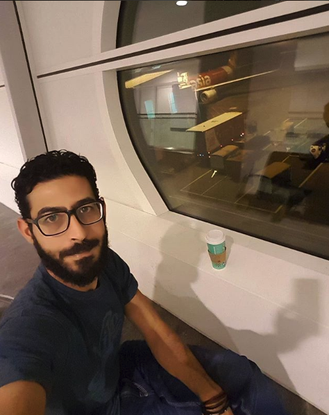 Come in The terminal, la storia di Hassan, costretto a vivere in aeroporto