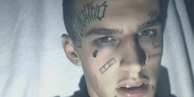 Vip e face tattoo: il significato dei tattoo sul viso di 12 artisti Vip e face tattoo: il significato dei tattoo sul viso di 12 artisti