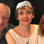 La risposta perfetta di Colin Mochrie a chi ha insultato sua figlia transessuale