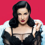 Dita Von Teese, gli striptease di una ragazza semplice diventata regina del burlesque