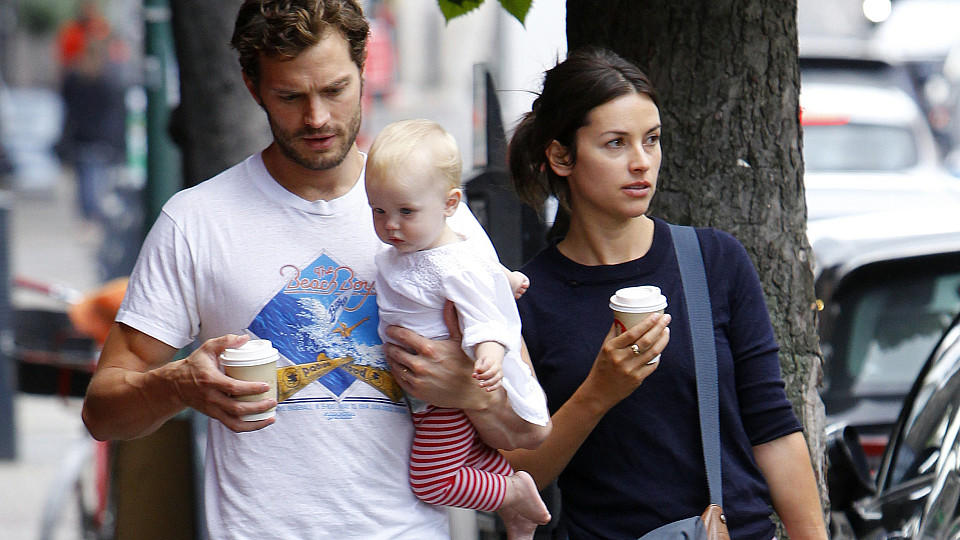 “50 sfumature di papà“: la vita di Jamie Dornan fra le sue donne