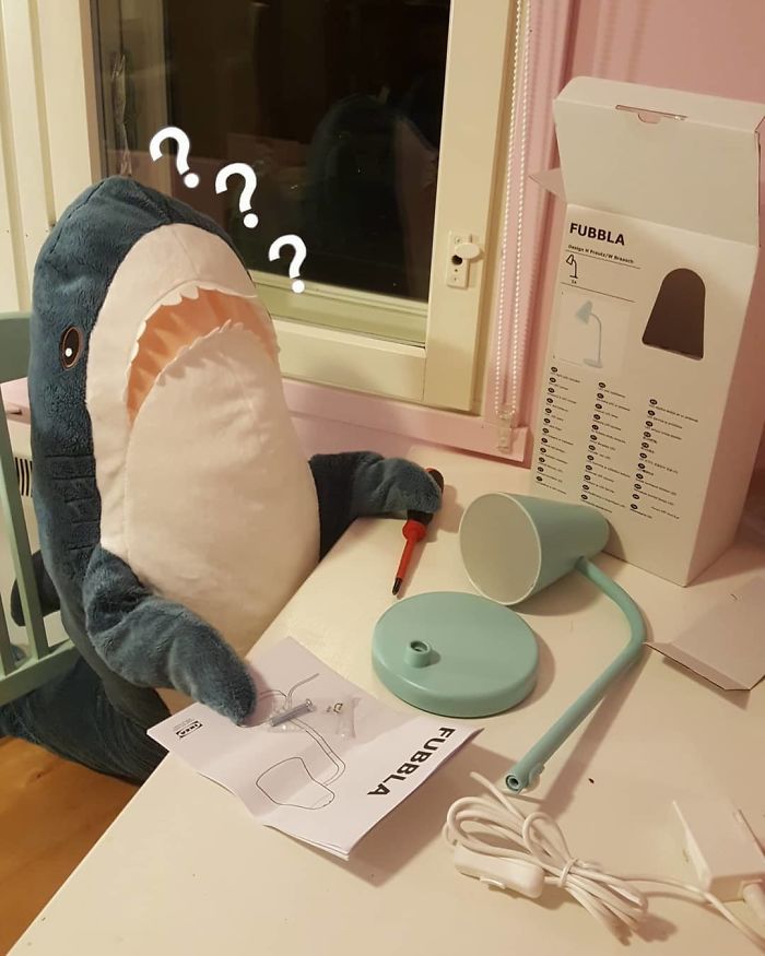 25 cose fuori dal normale che può fare uno squalo... se è un peluche Ikea