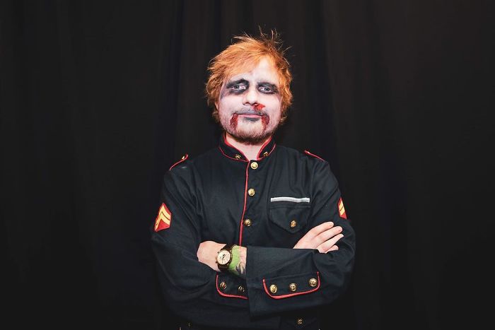 Sai riconoscere la star sotto la foto? I costumi di Halloween dei vip