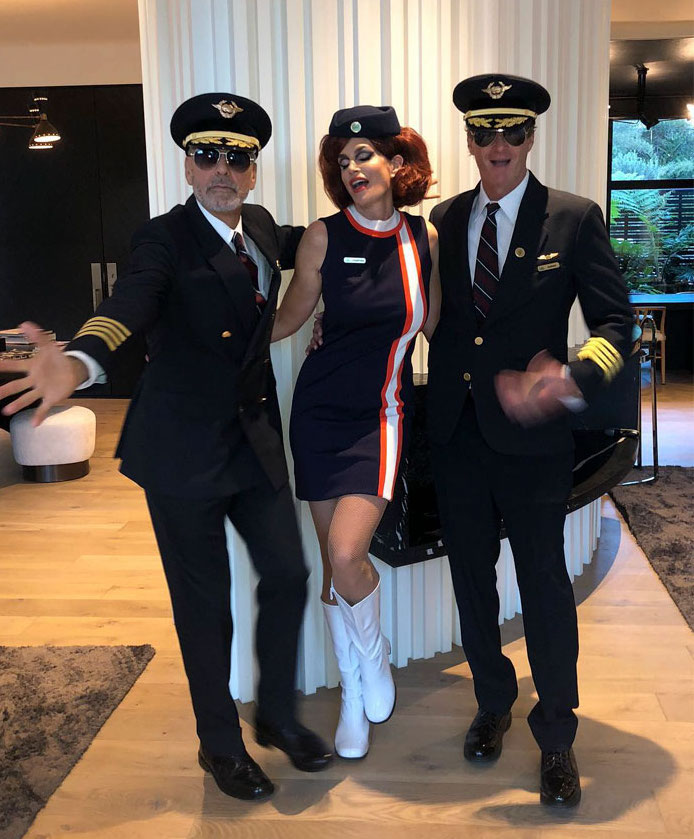 Sai riconoscere la star sotto la foto? I costumi di Halloween dei vip