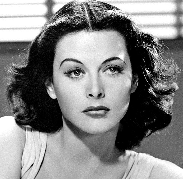 Hedy Lamarr, la “ragazza più bella del mondo” che inventò il wi-fi