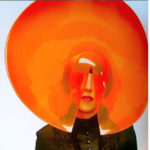 La follia colorata e lucida di Isabella Blow prima degli anni bui
