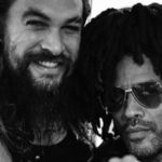 Perché Jason Momoa ha regalato un anello a Lenny Kravitz, ex marito di sua moglie