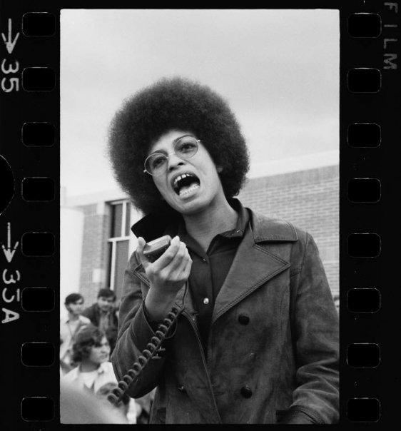 Essere una "donna lesbica nera": la lotta di Barbara Smith e Angela Davis
