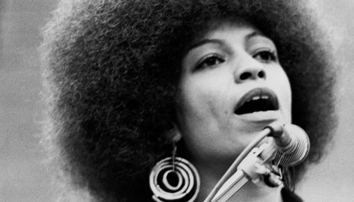 Essere una "donna lesbica nera": la lotta di Barbara Smith e Angela Davis