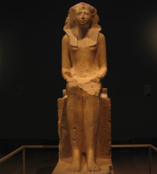 Hatshepsut, il faraone femmina, che la Storia (e il figlio) cercarono di cancellare Hatshepsut, il faraone femmina, che la Storia (e il figlio) cercarono di cancellare