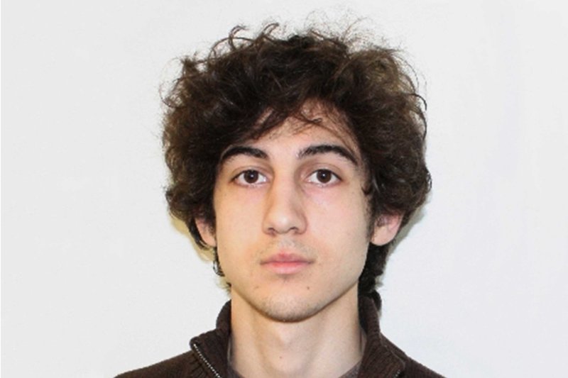 L'affronto disgustoso di chi si innamora degli "assassini carismatici"