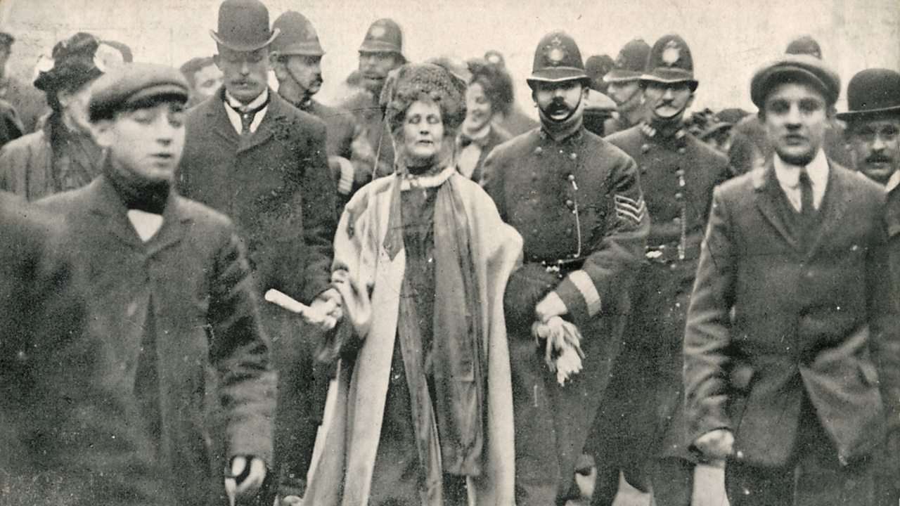 Suffragette: le donne "in direzione ostinata e contraria" che cambiarono il mondo
