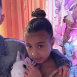 Se un bambino di 7 anni regala un gioiello Tiffany alla figlia di Kim Kardashian