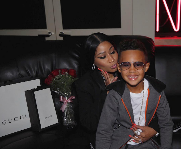 Se un bambino di 7 anni regala un gioiello Tiffany alla figlia di Kim Kardashian