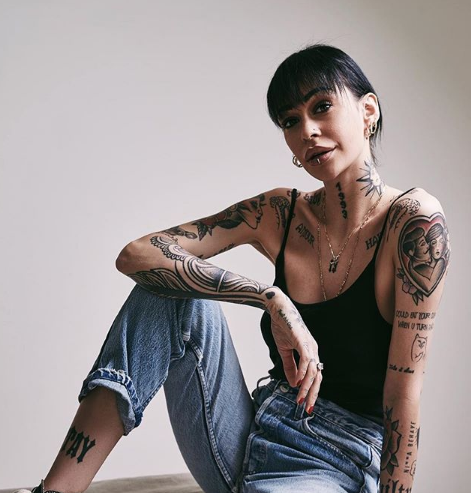 Il peso di essere influencer: la lotta contro l'anoressia di Valentina Dallari