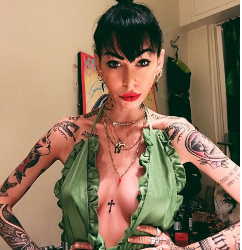 Il peso di essere influencer: la lotta contro l'anoressia di Valentina Dallari
