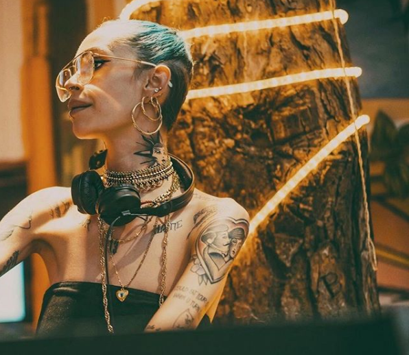 Il peso di essere influencer: la lotta contro l'anoressia di Valentina Dallari