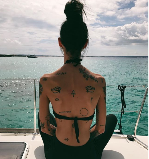 Il peso di essere influencer: la lotta contro l'anoressia di Valentina Dallari