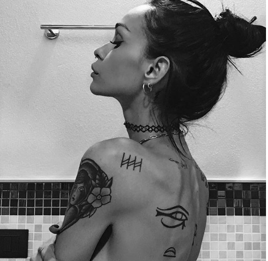 Il peso di essere influencer: la lotta contro l'anoressia di Valentina Dallari