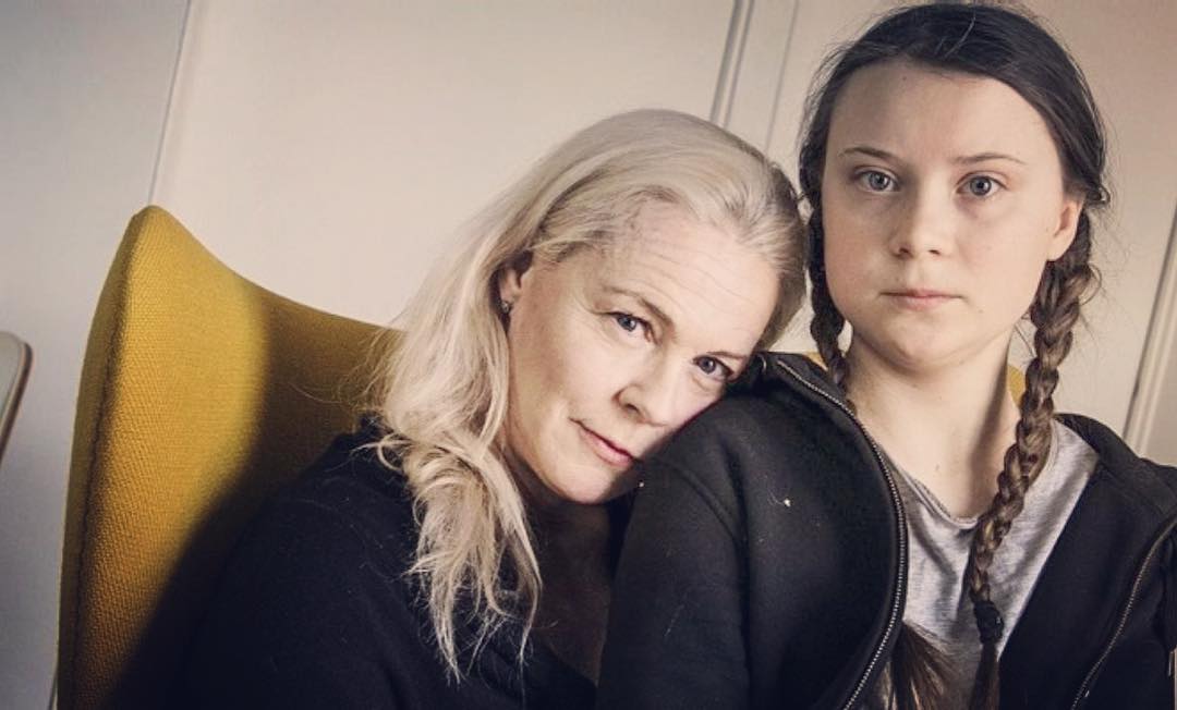 La bassezza di chi pensa di sminuire Greta Thunberg usando sua madre Malena Ernman