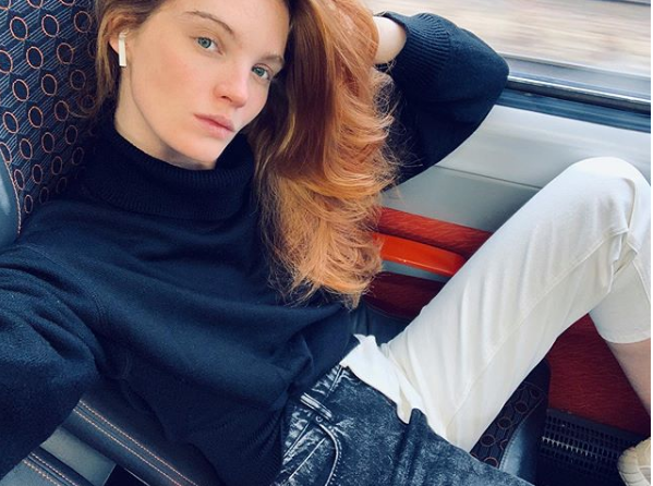 Chi è Alexina Graham, il primo angelo di Victoria’s Secret dai capelli rossi