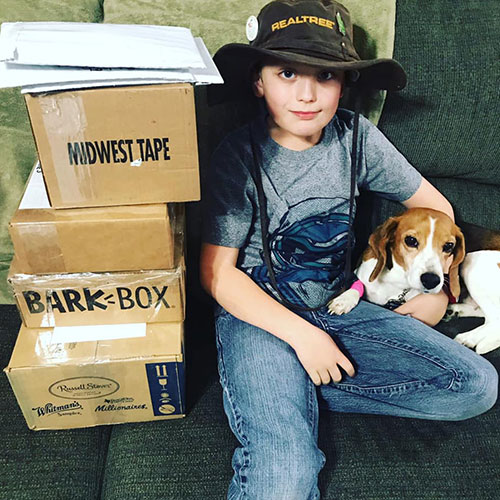Storia d'amore di un bambino e del suo cane Rocksy, oltre la malattia