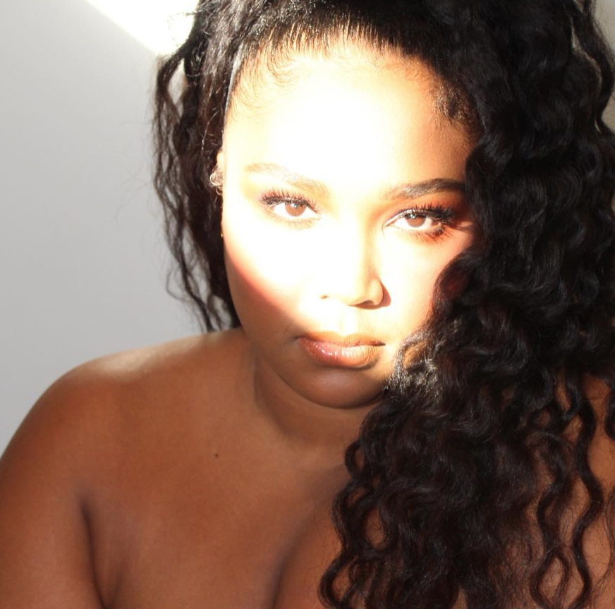 Chi è Lizzo, icona mondiale della body positive e dell'amore per se stessi
