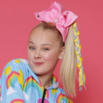 Chi è e cosa fa JoJo Siwa, la 15enne dai vestiti unicorno diventata milionaria