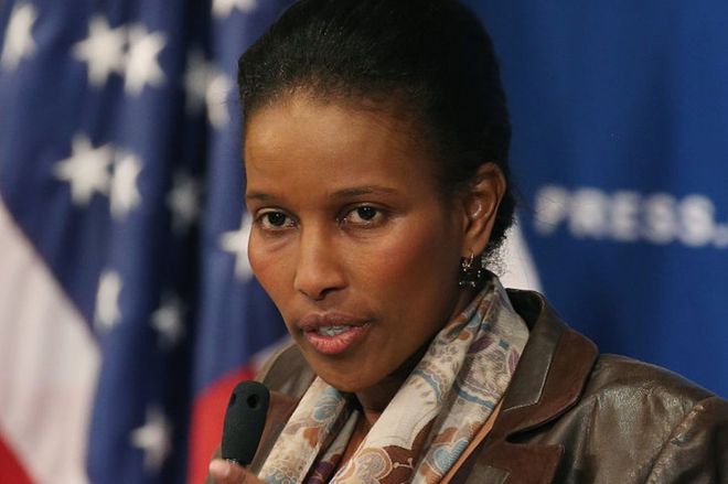 "Come un macellaio che rifila un pezzo di carne", l'infibulazione di Ayaan Hirsi Ali