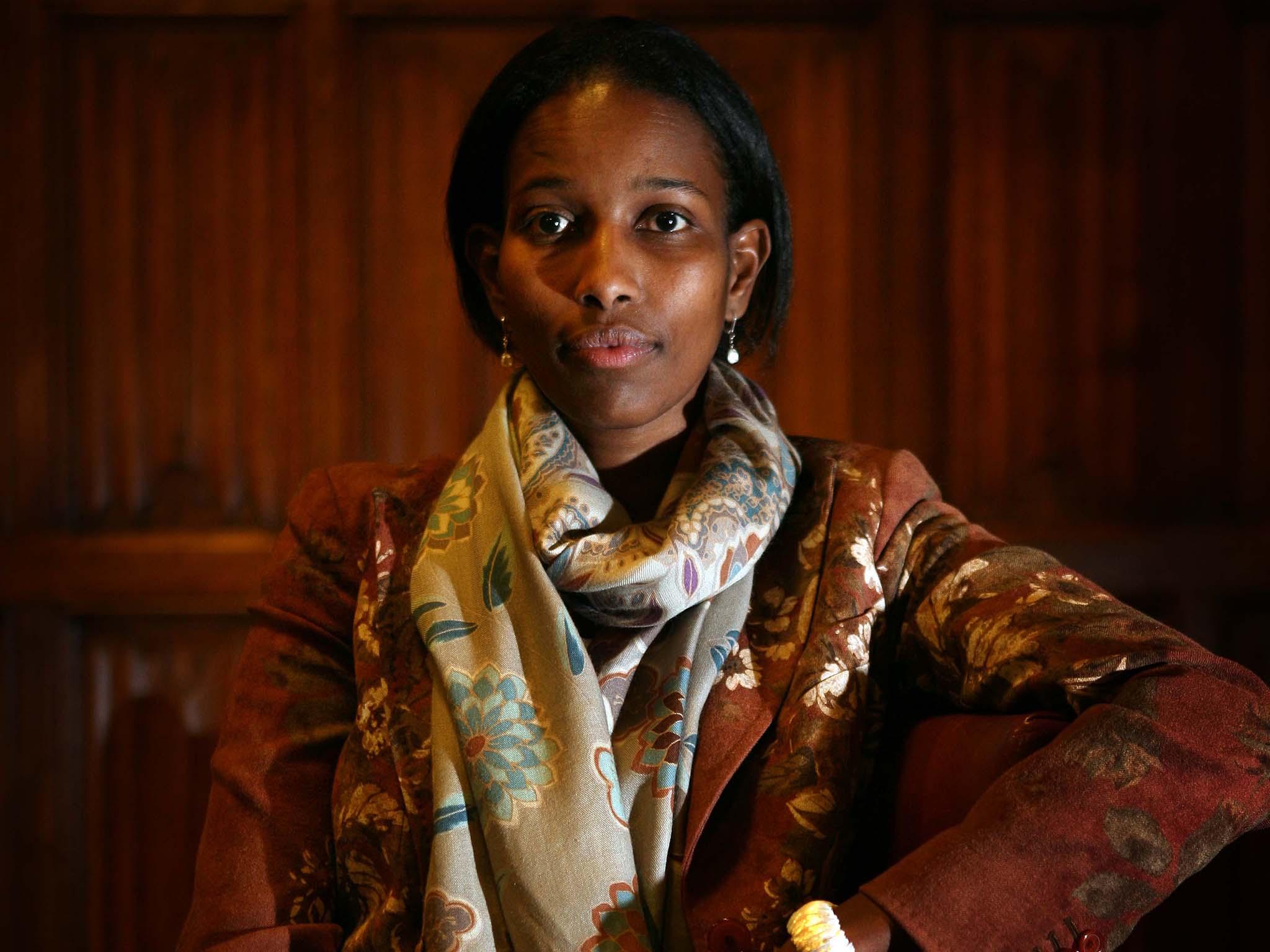 "Come un macellaio che rifila un pezzo di carne", l'infibulazione di Ayaan Hirsi Ali