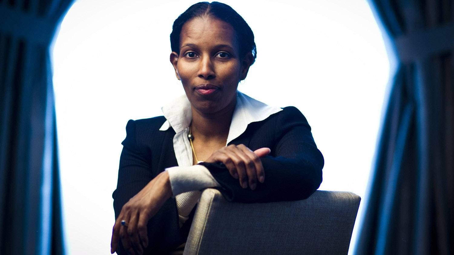 "Come un macellaio che rifila un pezzo di carne", l'infibulazione di Ayaan Hirsi Ali