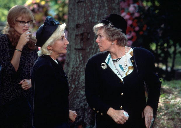 Shirley MacLane, la signora con gli occhi da ragazzina che crede in un'altra vita