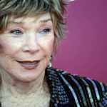 Shirley MacLane, la signora con gli occhi da ragazzina che crede in un'altra vita