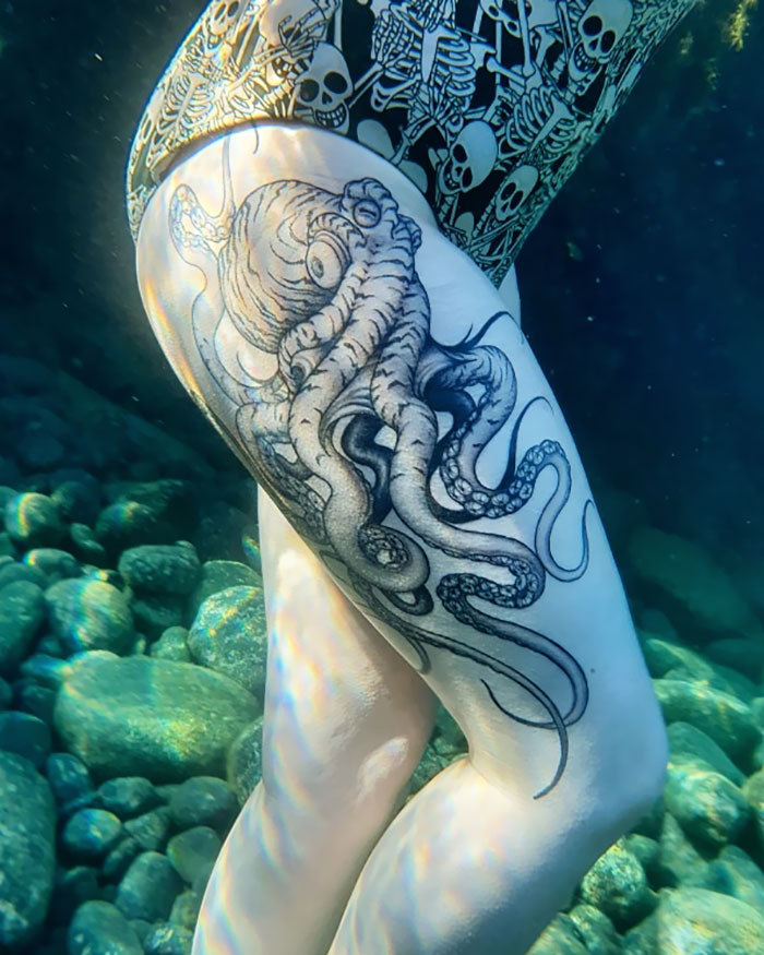 Tattoo Legs: 30 ipnotici tatuaggi per gambe colorate (o in bianco e nero)