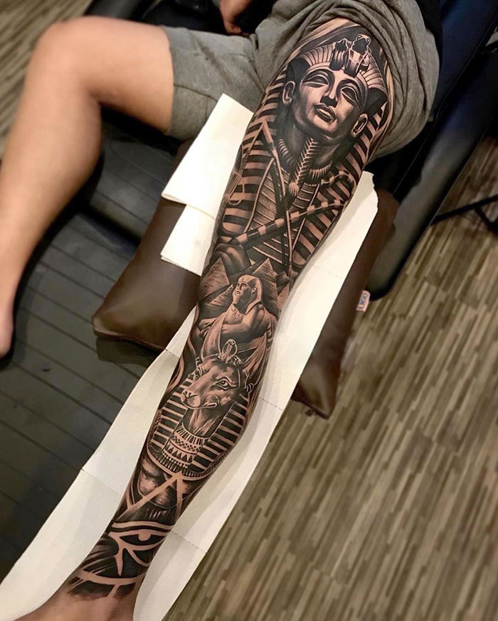 Tattoo Legs: 30 ipnotici tatuaggi per gambe colorate (o in bianco e nero)
