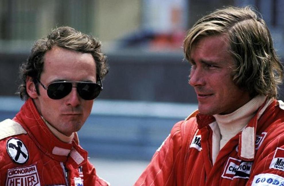 Le donne al fianco di Niki Lauda, l’uomo con la storia scritta sul viso dalle fiamme