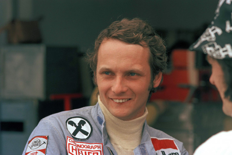 Le donne al fianco di Niki Lauda, l’uomo con la storia scritta sul viso dalle fiamme