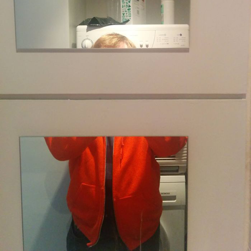 30 specchi che rendono impossibile qualsiasi selfie normale in bagno
