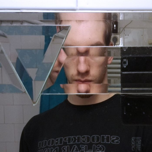 30 specchi che rendono impossibile qualsiasi selfie normale in bagno
