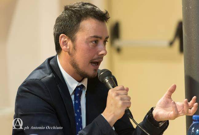L’importanza della vittoria di Gianmarco Negri, primo sindaco transgender in Italia