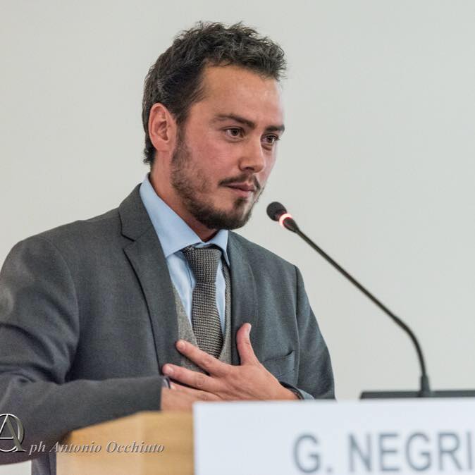 L’importanza della vittoria di Gianmarco Negri, primo sindaco transgender in Italia