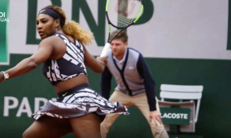 Il significato del nuovo look di Serena Williams e quelle parole incise sopra