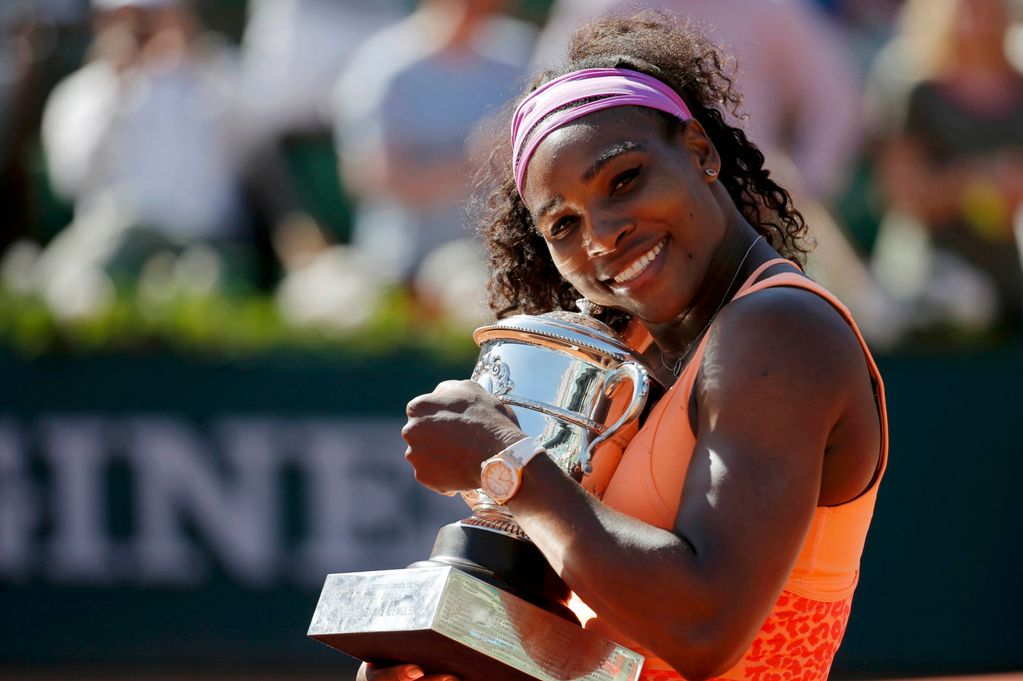 Il significato del nuovo look di Serena Williams e quelle parole incise sopra