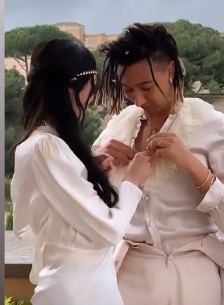 Il look etereo di Ghali e dalla sua fidanzata Mariacarla Boscono alla sfilata di Gucci