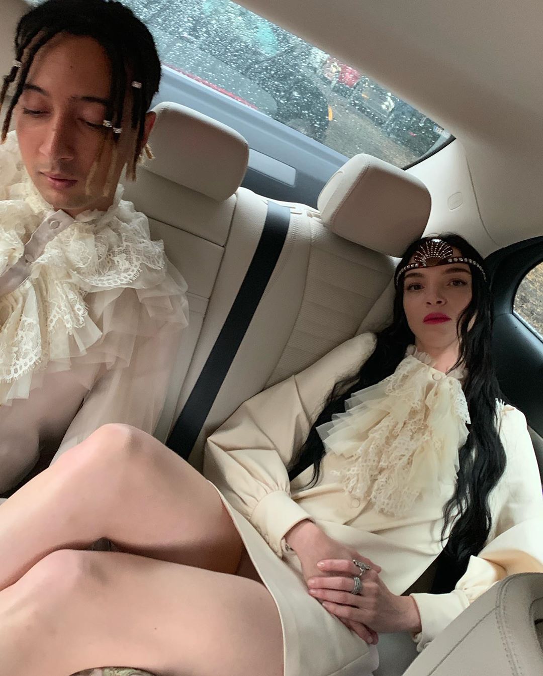 Il look etereo di Ghali e dalla sua fidanzata Mariacarla Boscono alla sfilata di Gucci