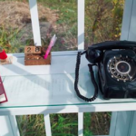 Cos’è il “telefono del vento” con cui molte persone parlano con i propri defunti