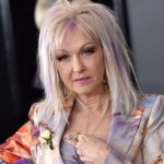 66 anni colorati e ribelli di Cyndi Lauper, la ragazza che voleva solo divertirsi