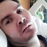 La storia di Vincent Lambert, la cui "morte inevitabile" è stata rimandata per anni