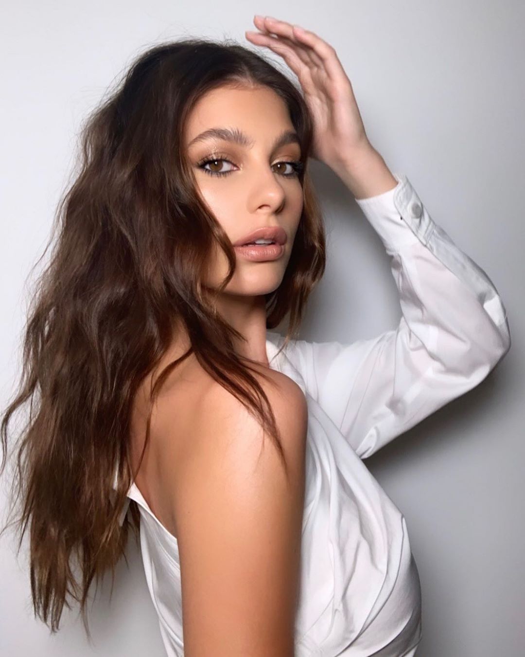 Camilla Morrone a chi la insulta perché ha 22 anni meno di Leonardo Di Caprio